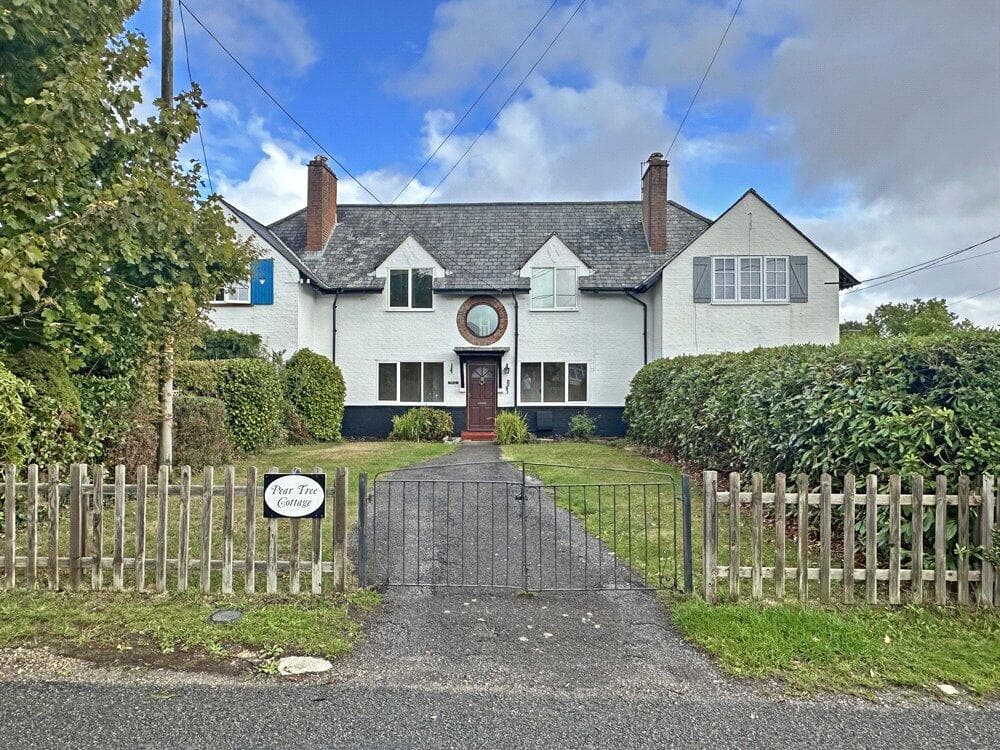 Manchester Road, Sway, Lymington, Hampshire, SO41 - Image 2