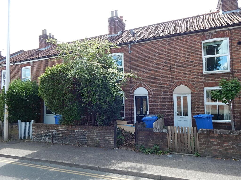 View property at 48 Bull Close Road, Norwich, Norfolk NR3 1NG