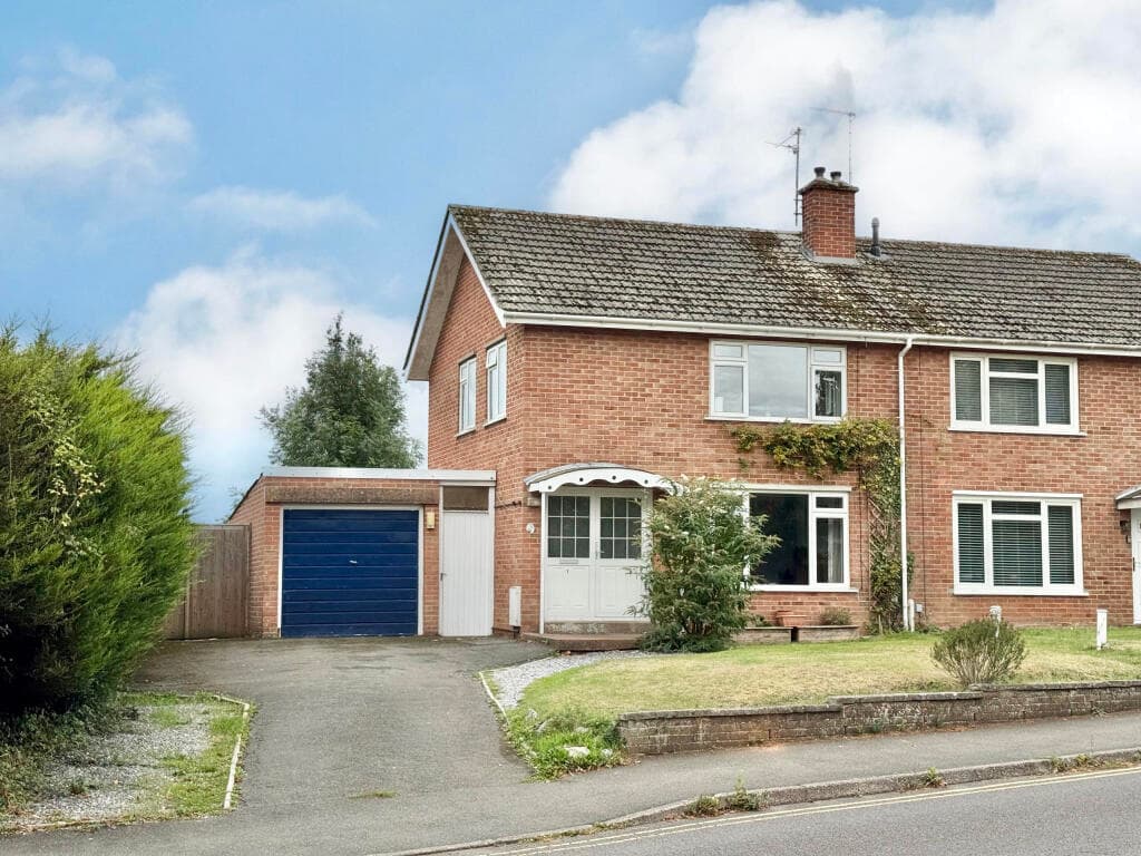 Deane Drive, Taunton, Somerset - Image 1