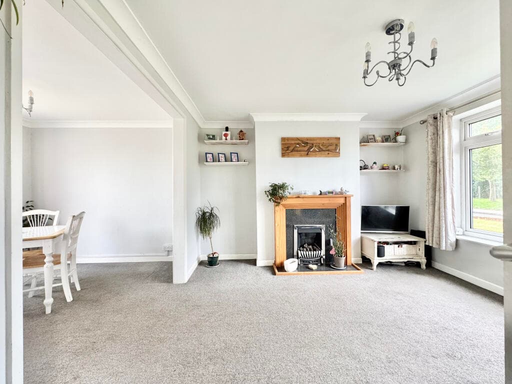 Deane Drive, Taunton, Somerset - Image 2