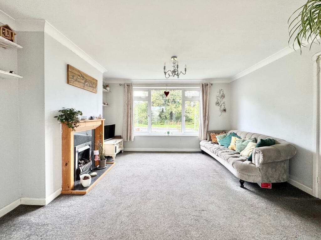 Deane Drive, Taunton, Somerset - Image 3