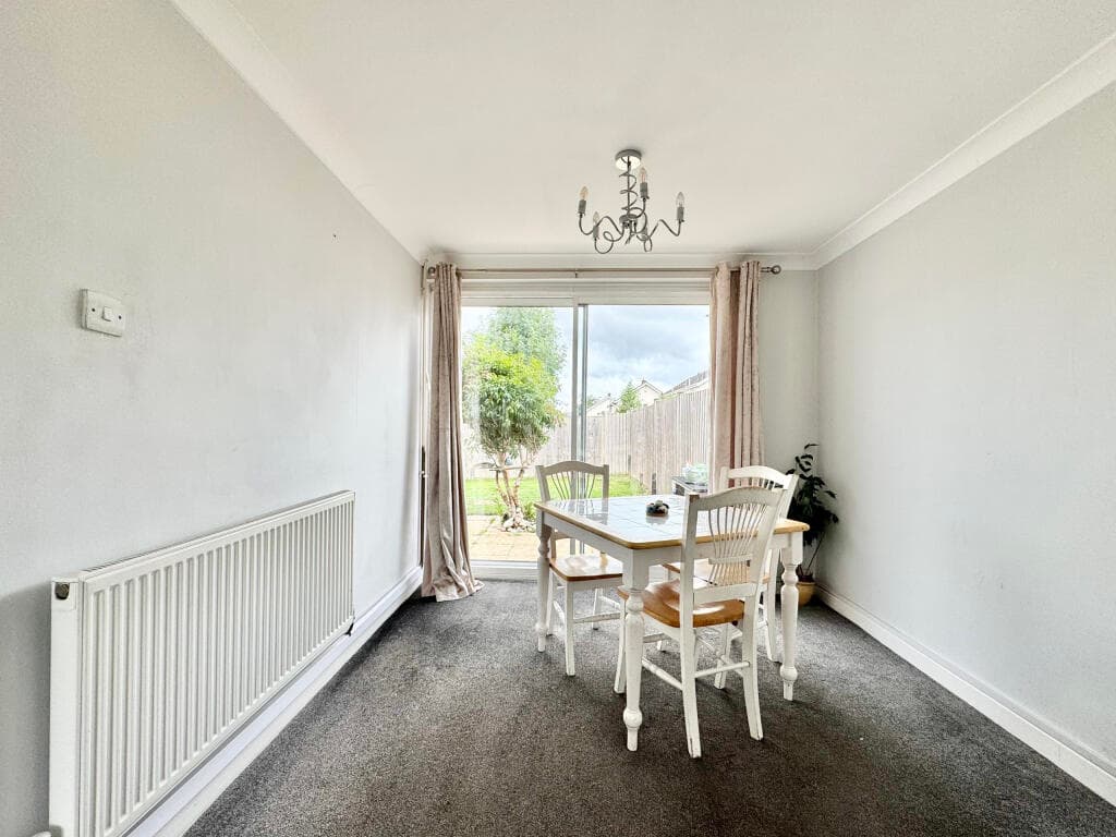 Deane Drive, Taunton, Somerset - Image 6