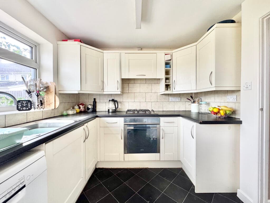 Deane Drive, Taunton, Somerset - Image 8