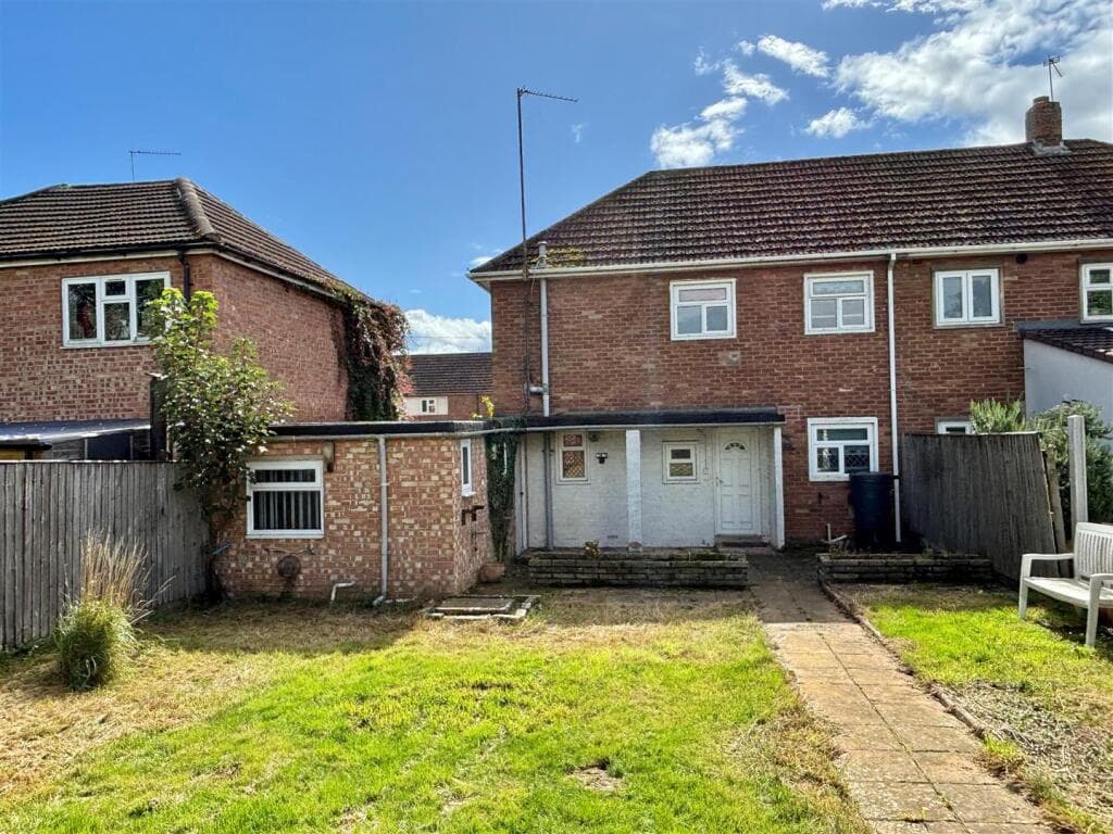 Broomfield, Chippenham - Image 2