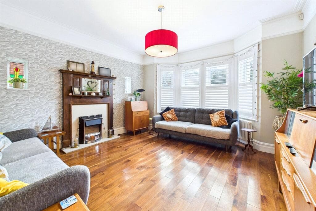 Southwood Avenue, Southbourne, Bournemouth, Dorset, BH6 - Image 4