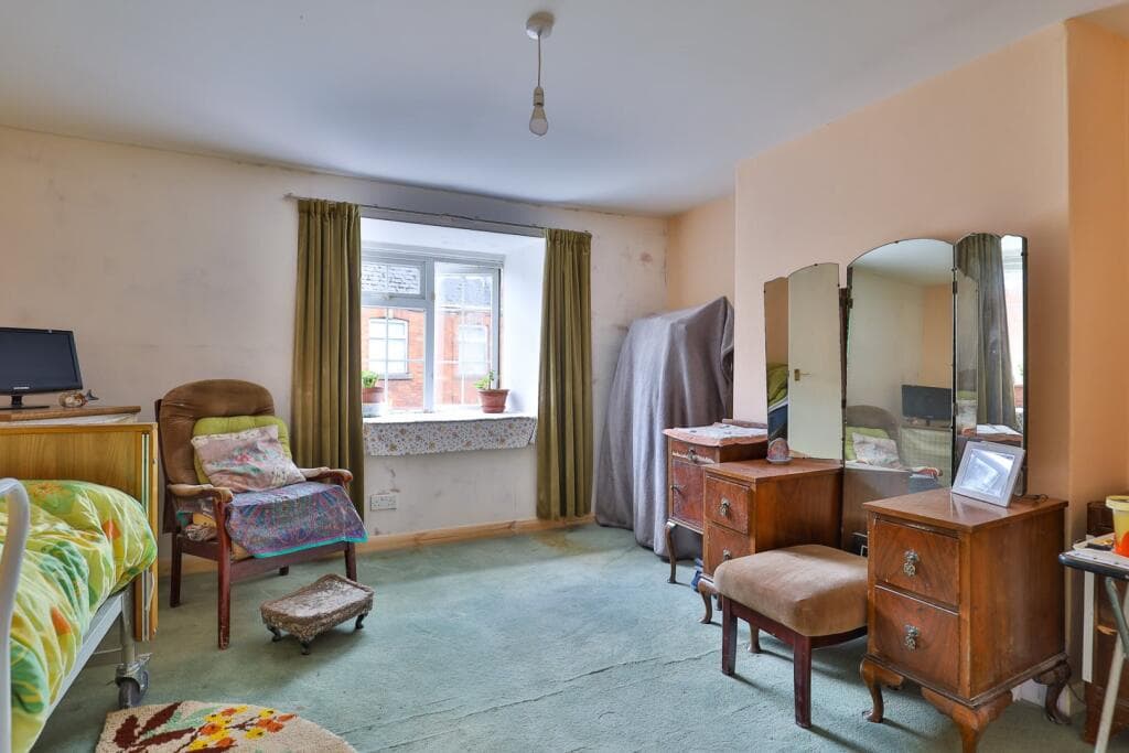 West Street, Crewkerne - Image 11