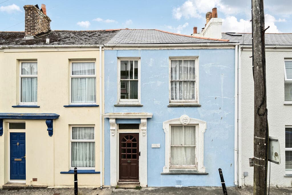 View property at Vernon Place, Falmouth, Cornwall, TR11 3BE