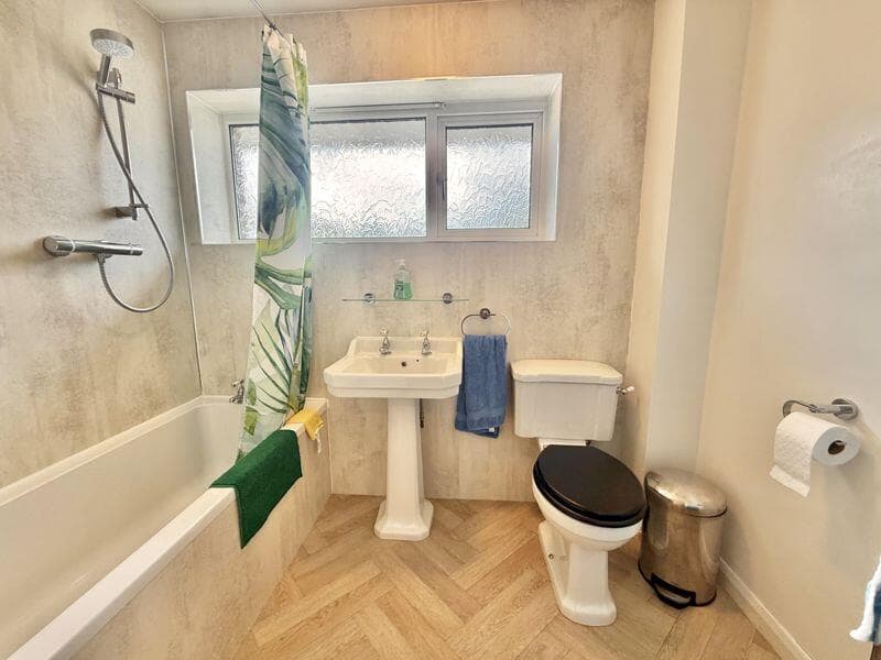Trent Close, Plymouth End terraced home in Cul - De - sac location  - Image 10