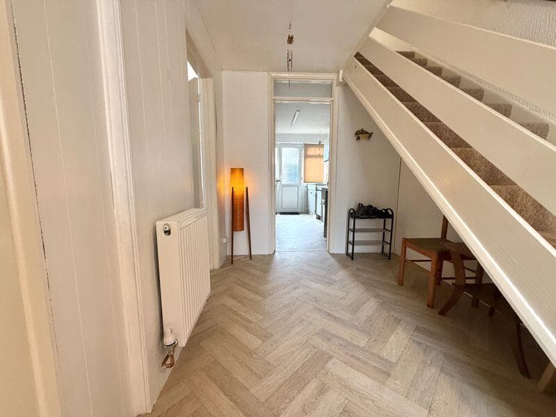 Trent Close, Plymouth End terraced home in Cul - De - sac location  - Image 4