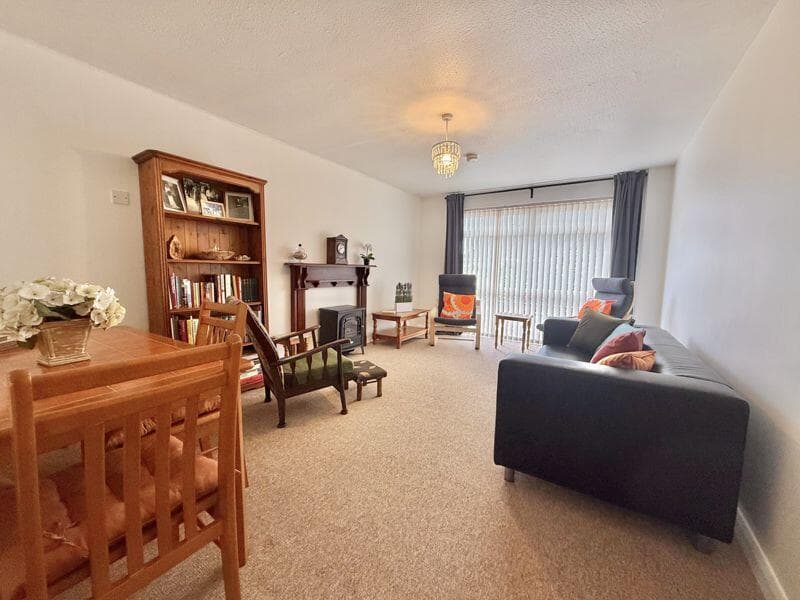 Trent Close, Plymouth End terraced home in Cul - De - sac location  - Image 6