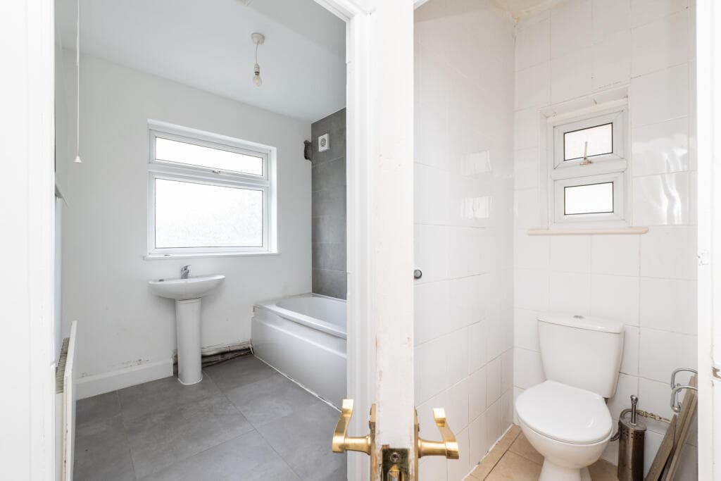 Hamilton Avenue, Cheam, Sutton, SM3 - Image 10