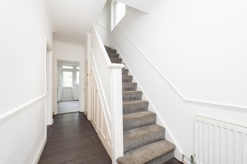 Hamilton Avenue, Cheam, Sutton, SM3 - Image 2