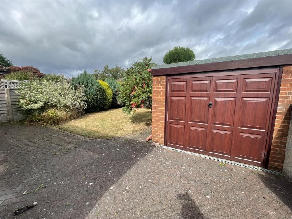 Argyll Close, Blythe Bridge - Image 9