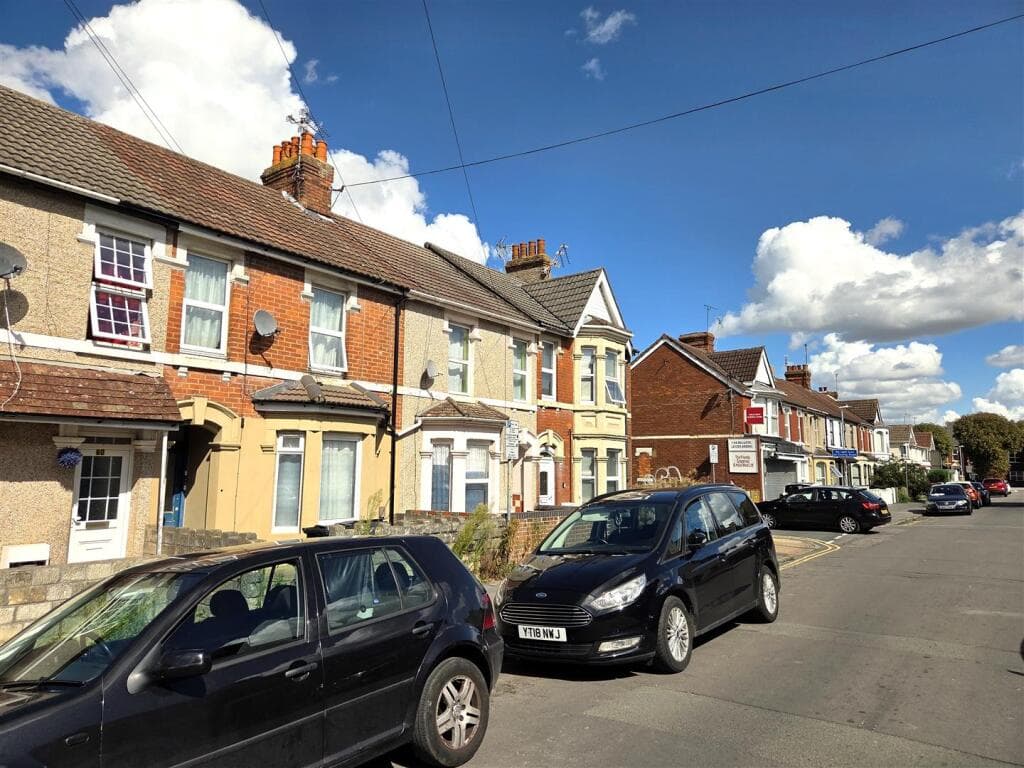 Broad Street, Swindon - Image 3
