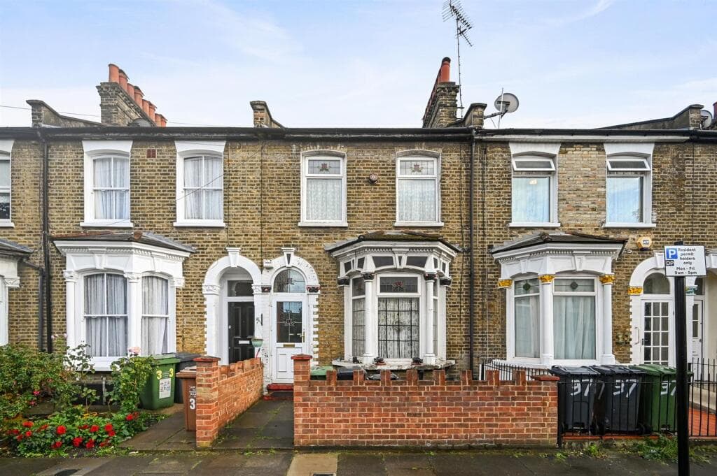View property at Etta Street, London