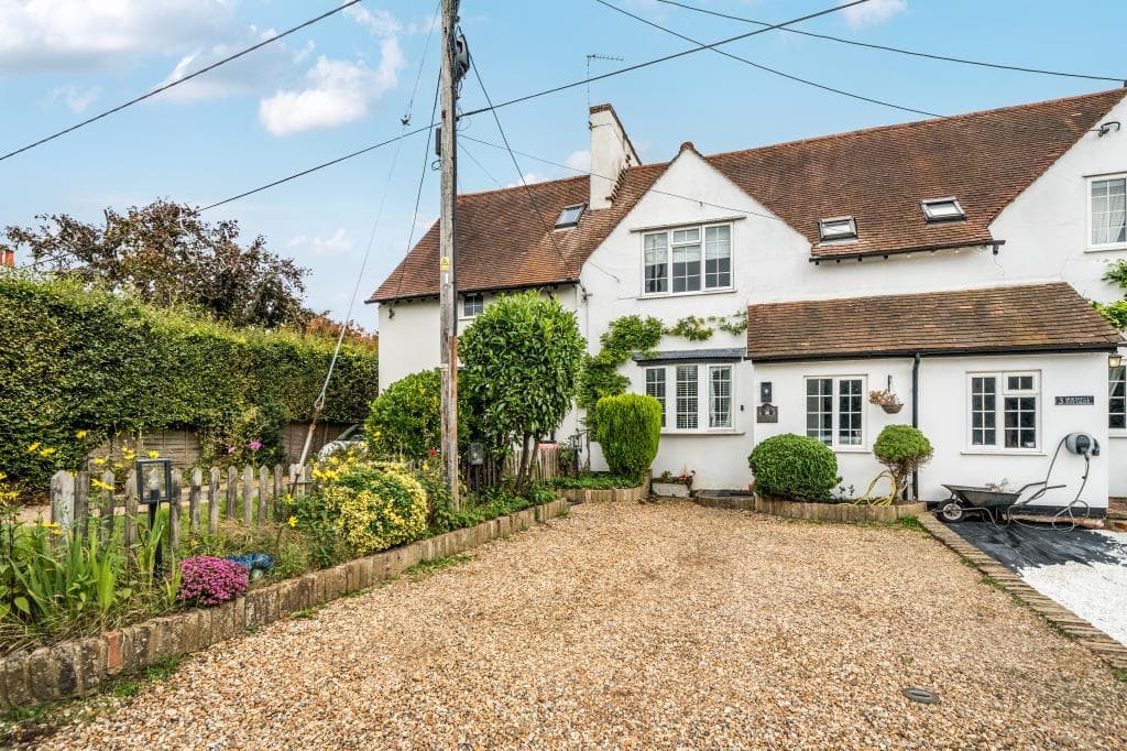 View property at Chalfont St Peter, Buckinghamshire, SL9