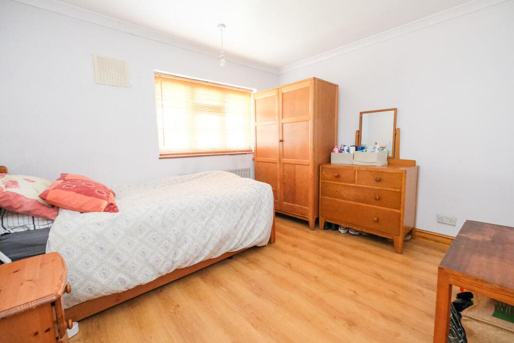 Petten Grove, Orpington - Image 6