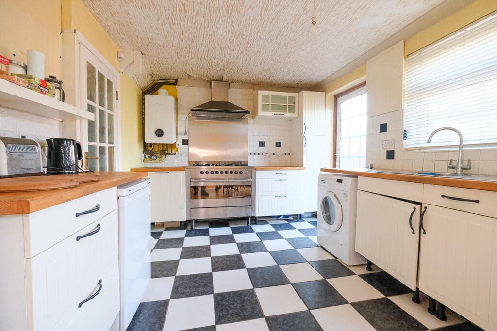 Petten Grove, Orpington - Image 8