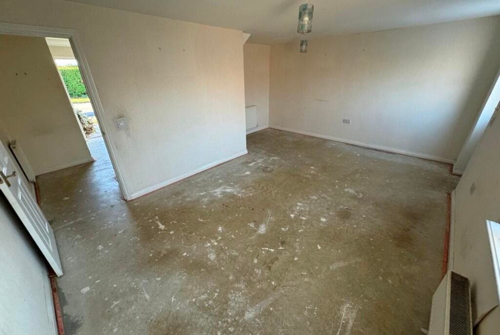Manor House Close, SN4 - Image 10