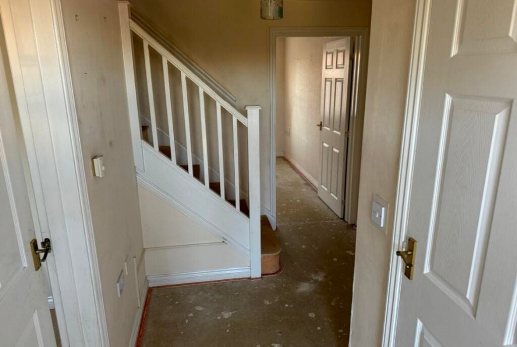 Manor House Close, SN4 - Image 2