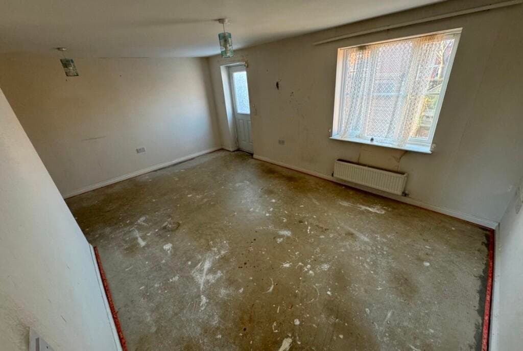 Manor House Close, SN4 - Image 9
