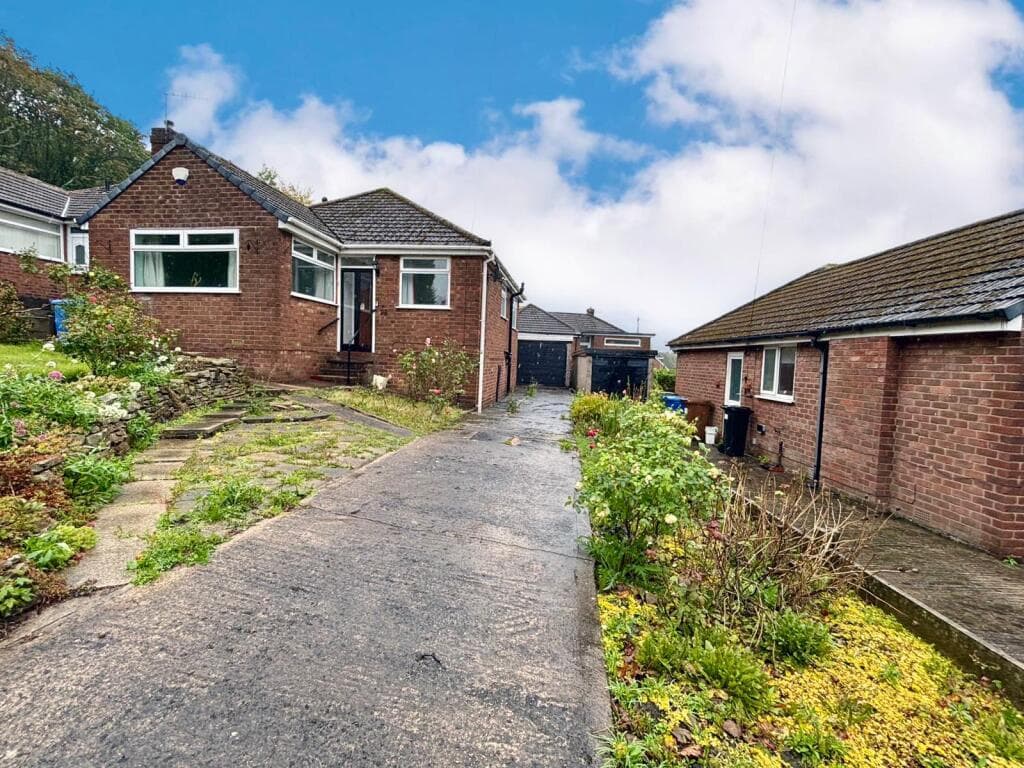 View property at Guywood Lane, Romiley