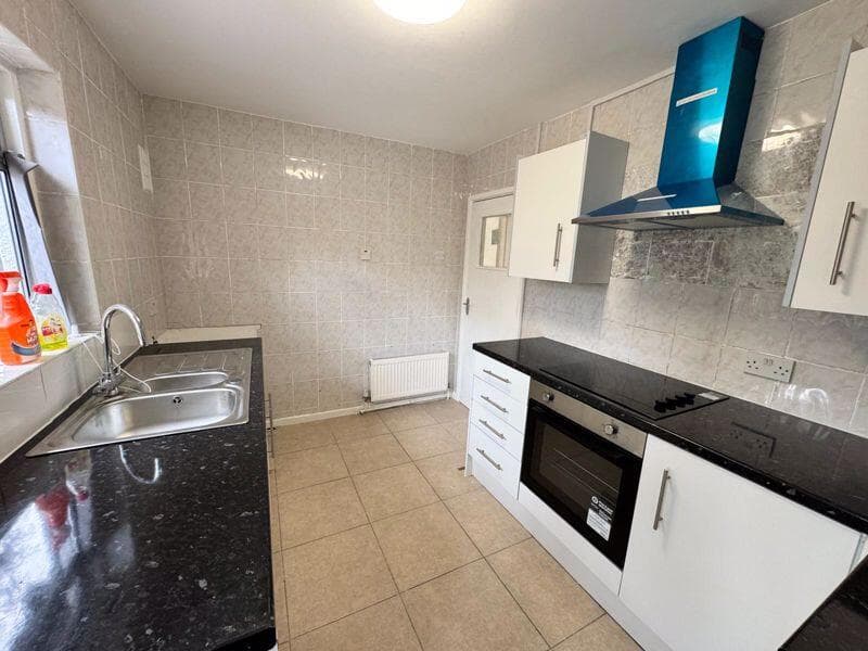 Carlingford Drive, Westcliff-On-Sea - Image 7