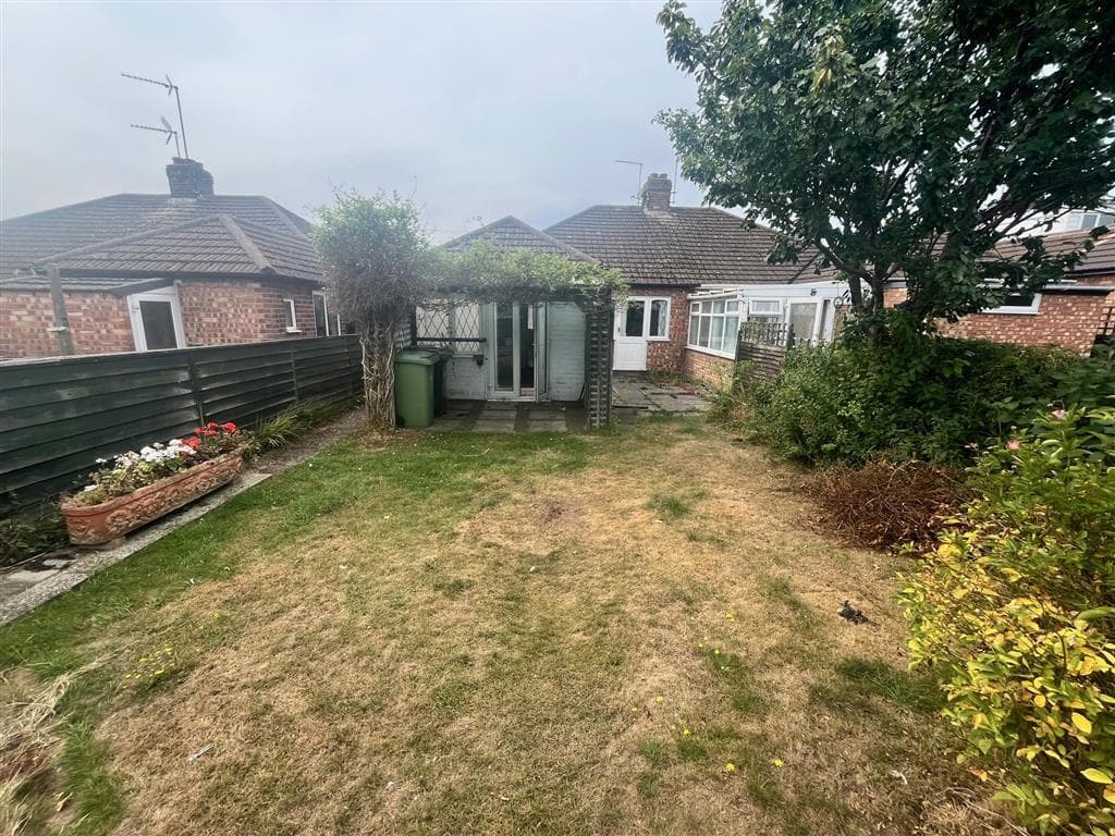 Tann Road, Finedon, WELLINGBOROUGH - Image 2
