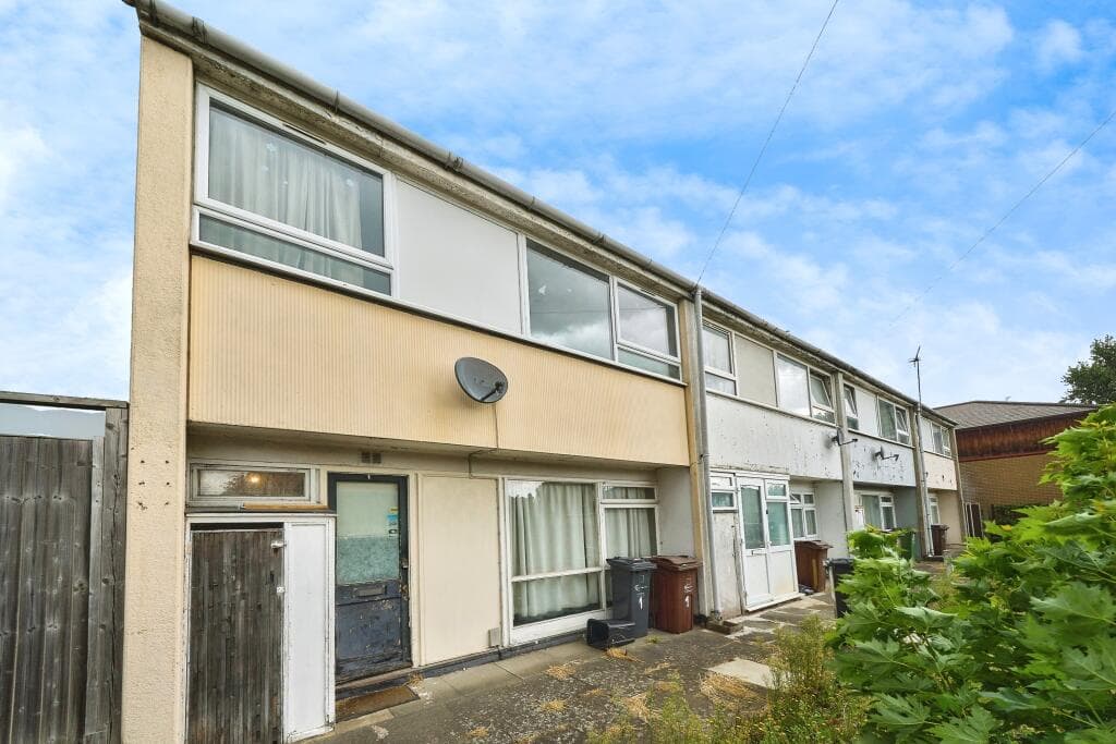 Tom Mann Close, Barking, IG11 - Image 1