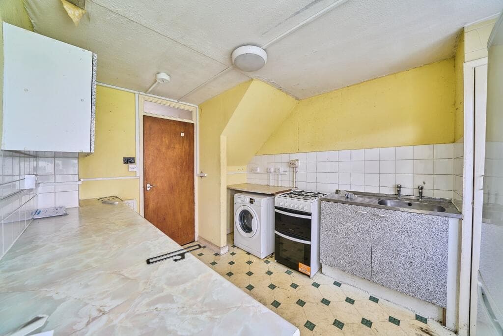 Tom Mann Close, Barking, IG11 - Image 9