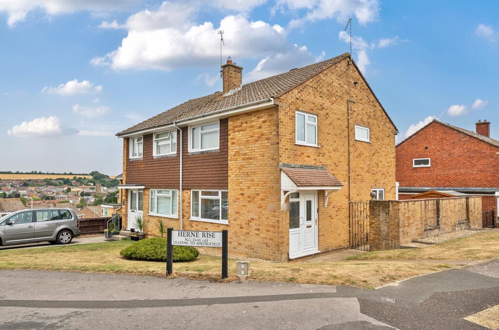 Herne Rise, Ilminster, Somerset, TA19 - Image 1