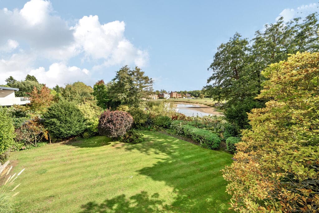 Bulstrode Way, Gerrards Cross, Buckinghamshire - Image 4