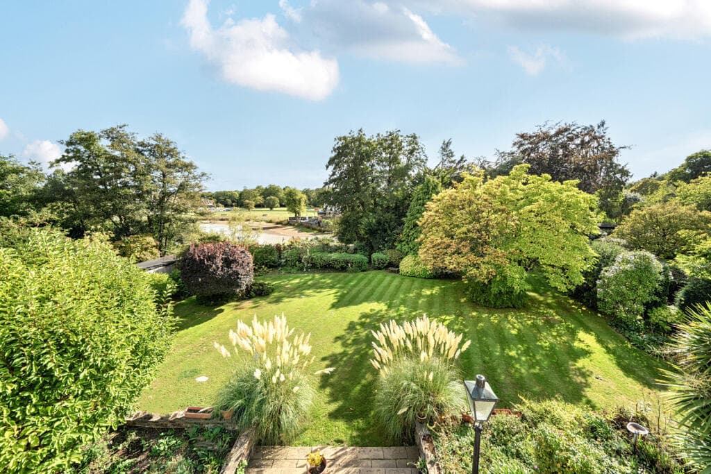 Bulstrode Way, Gerrards Cross, Buckinghamshire - Image 5