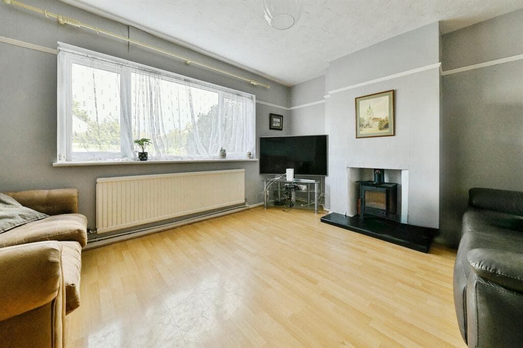 Astwick Road, Stotfold, Hitchin - Image 2