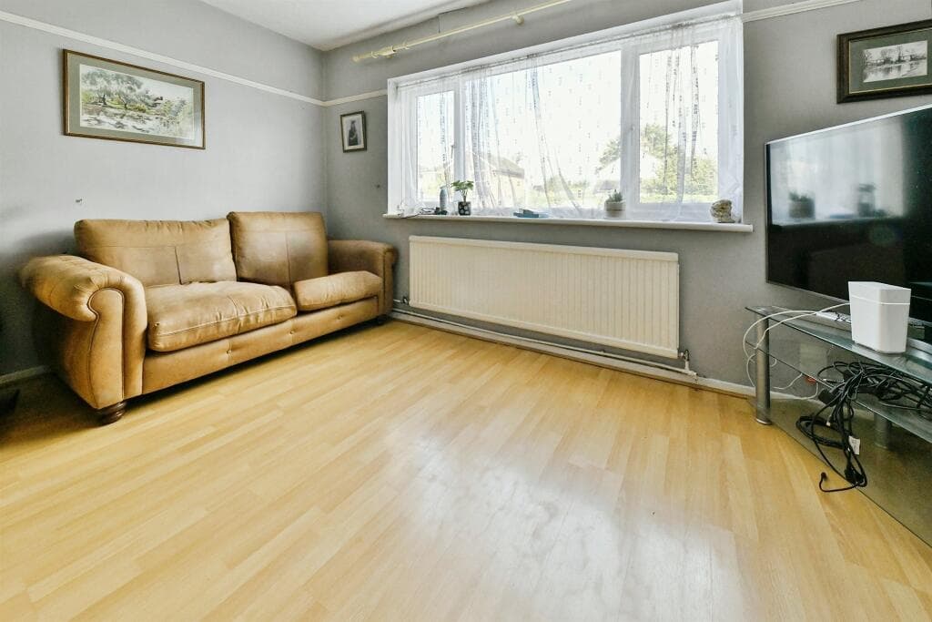 Astwick Road, Stotfold, Hitchin - Image 3