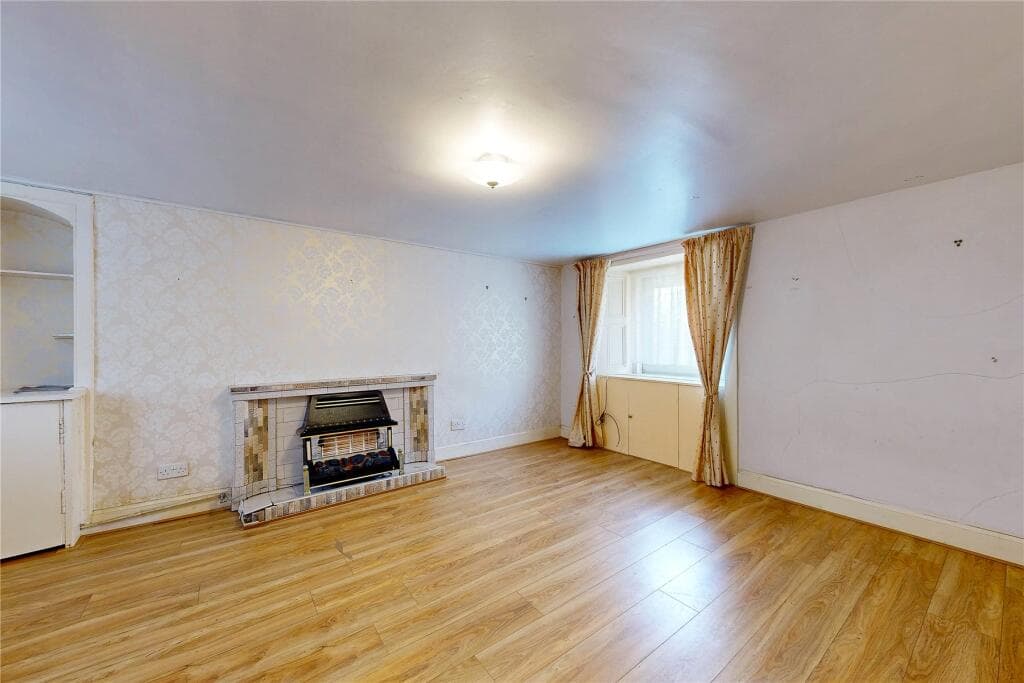 Burrell Street, Crieff, PH7 - Image 2