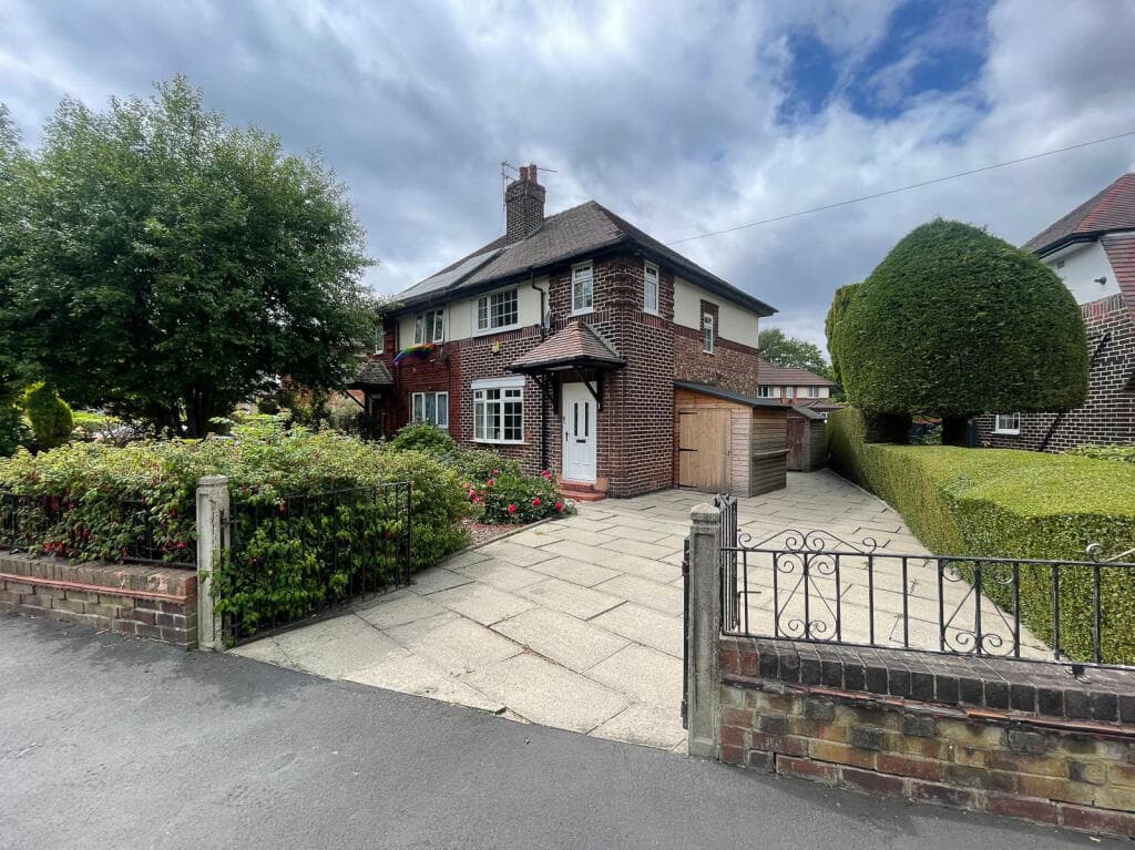 View property at Lambeth Grove, Woodley