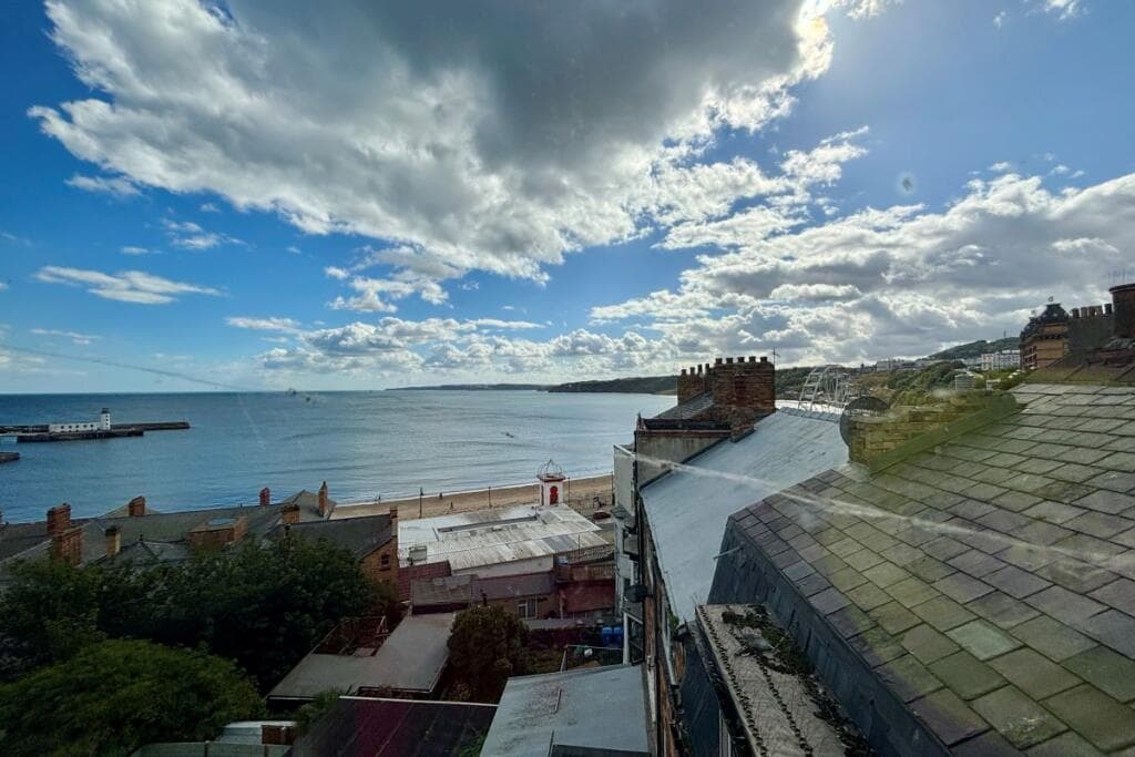 2 Blands Cliff, Scarborough, North Yorkshire, YO11 1NR - Image 5