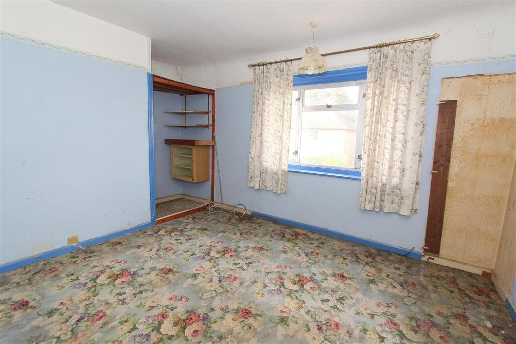 Middleton Road, Morden - Image 10