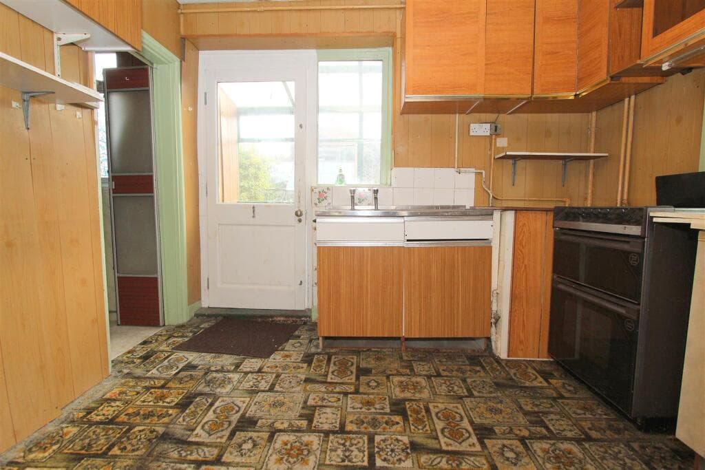 Middleton Road, Morden - Image 6