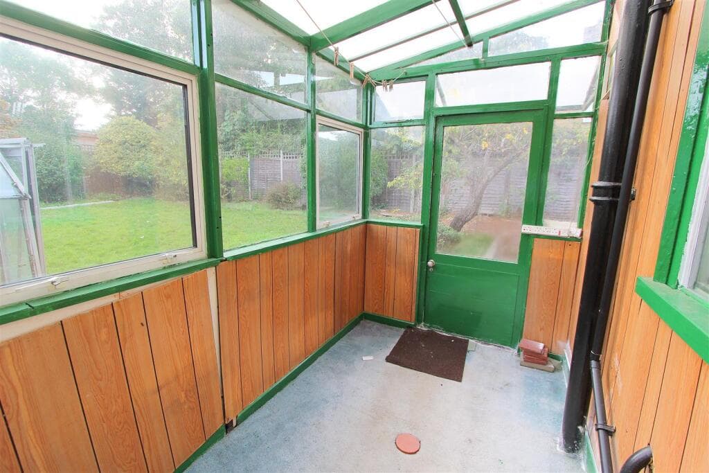 Middleton Road, Morden - Image 7