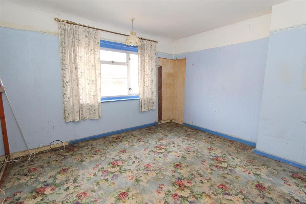 Middleton Road, Morden - Image 9