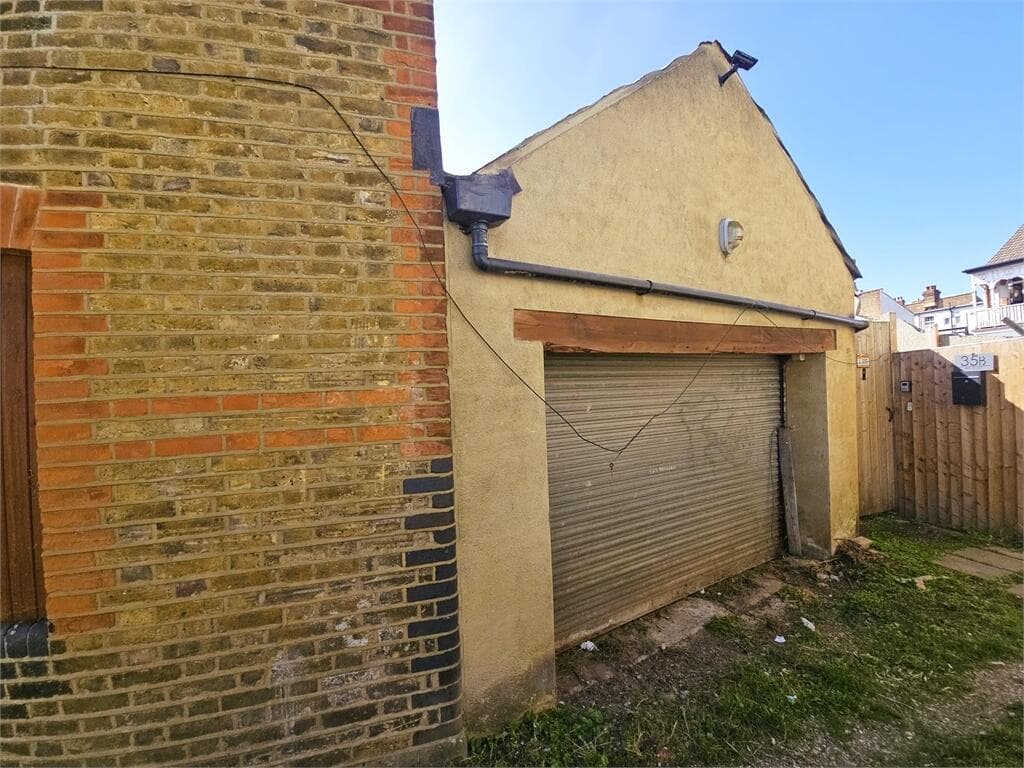 West Road, Westcliff on Sea, Westcliff on Sea,  - Image 4