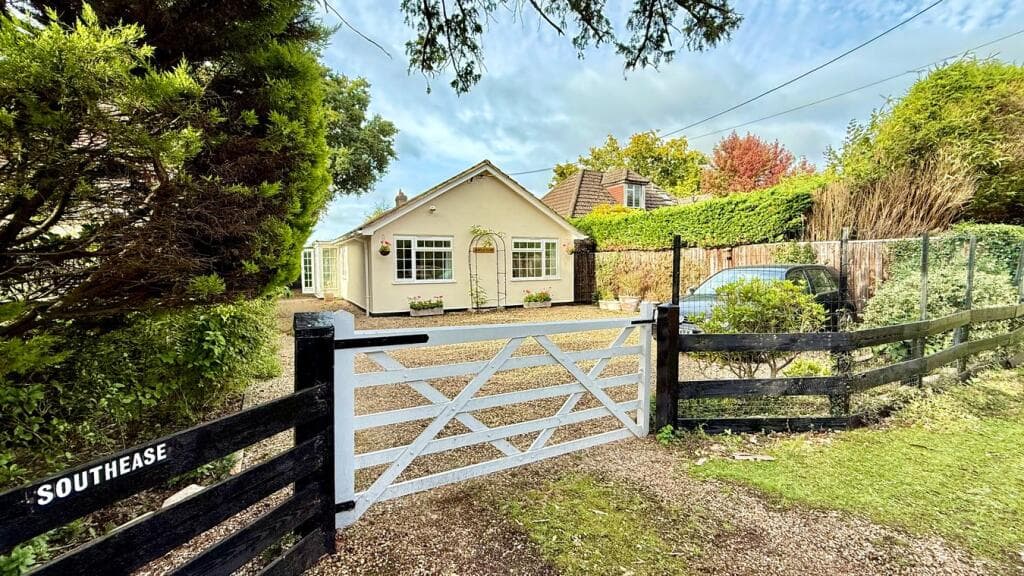 View property at Balmer Lawn Road, Brockenhurst, SO42
