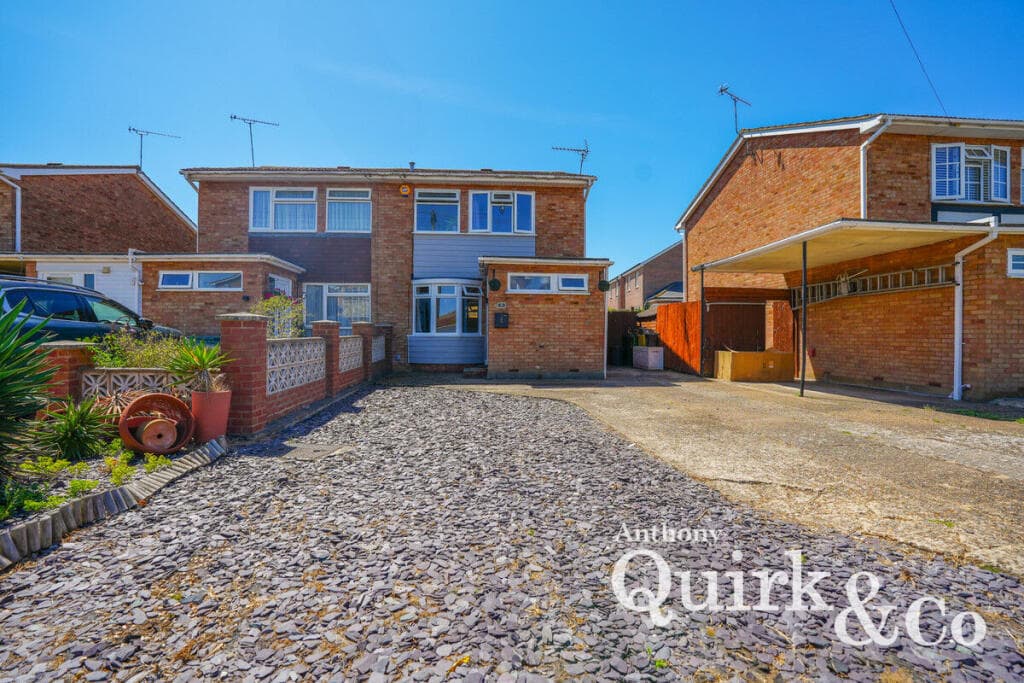 Edith Close, Canvey Island, SS8 - Image 1