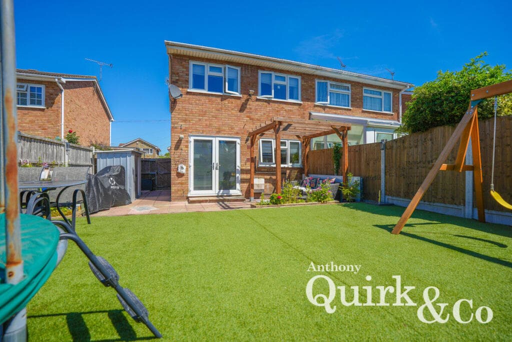 Edith Close, Canvey Island, SS8 - Image 2