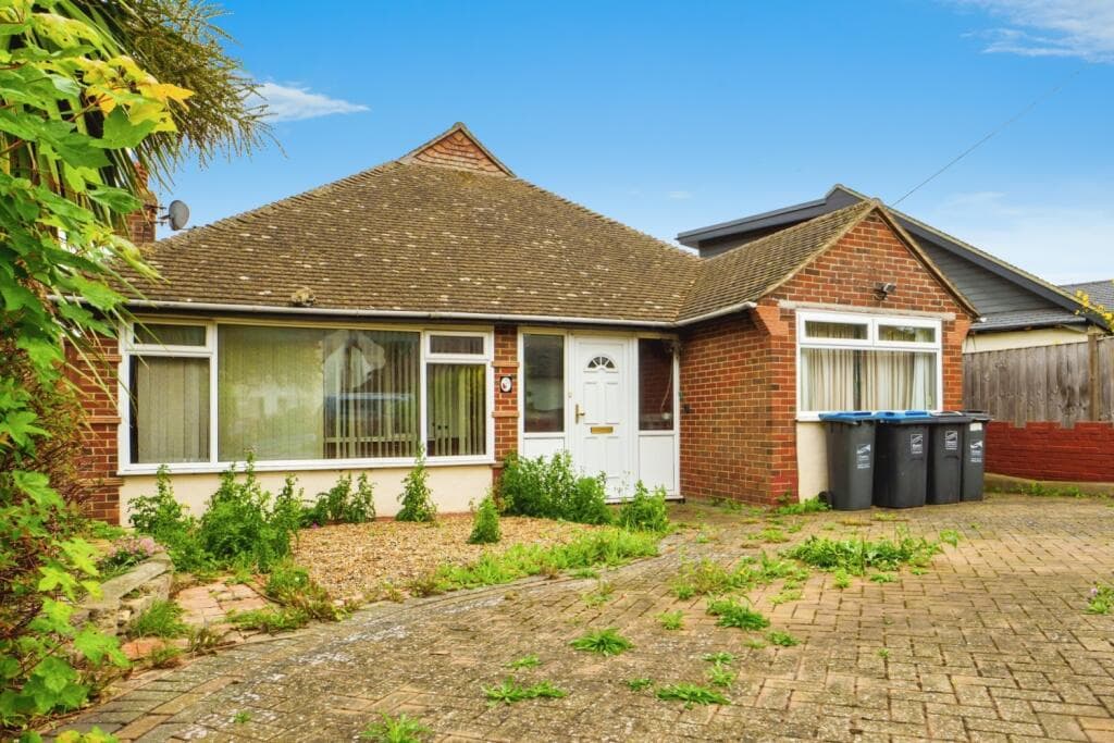 View property at 25 Minster Road, Westgate-on-Sea
