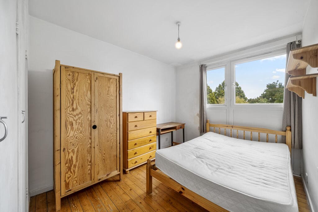 Searles Close, Battersea - Image 5