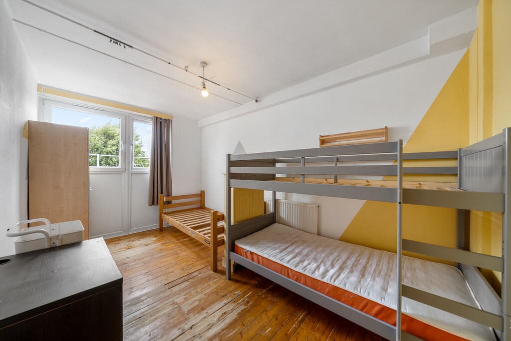 Searles Close, Battersea - Image 6
