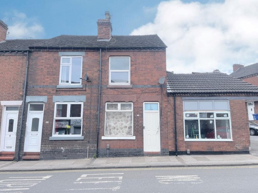 View property at 142 London Road, Newcastle- under- Lyme, Staffordshire, ST5 7JD